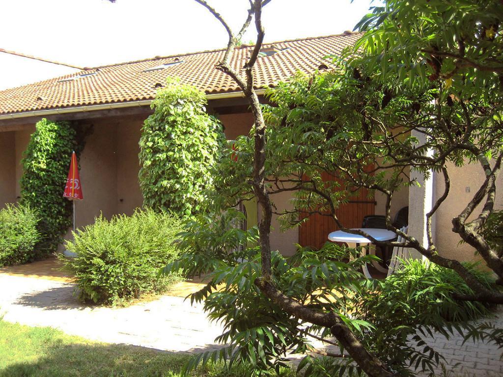 Hotel Les Cigalous Salavas Zewnętrze zdjęcie