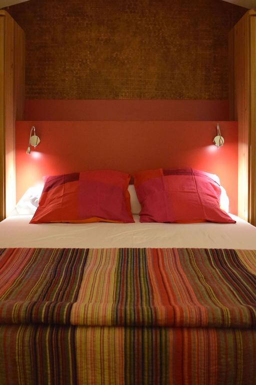 Hotel Les Cigalous Salavas Zewnętrze zdjęcie