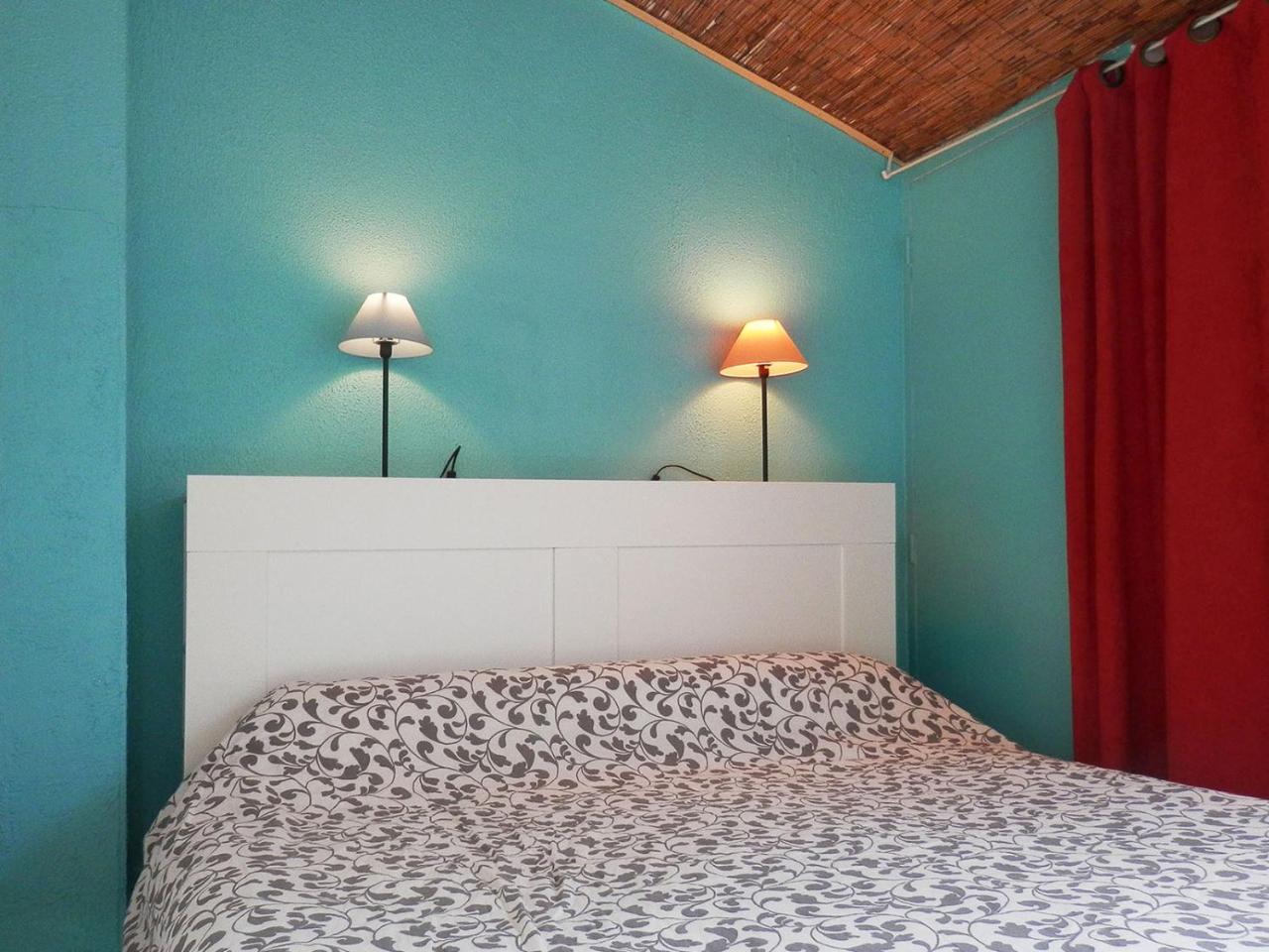 Hotel Les Cigalous Salavas Zewnętrze zdjęcie