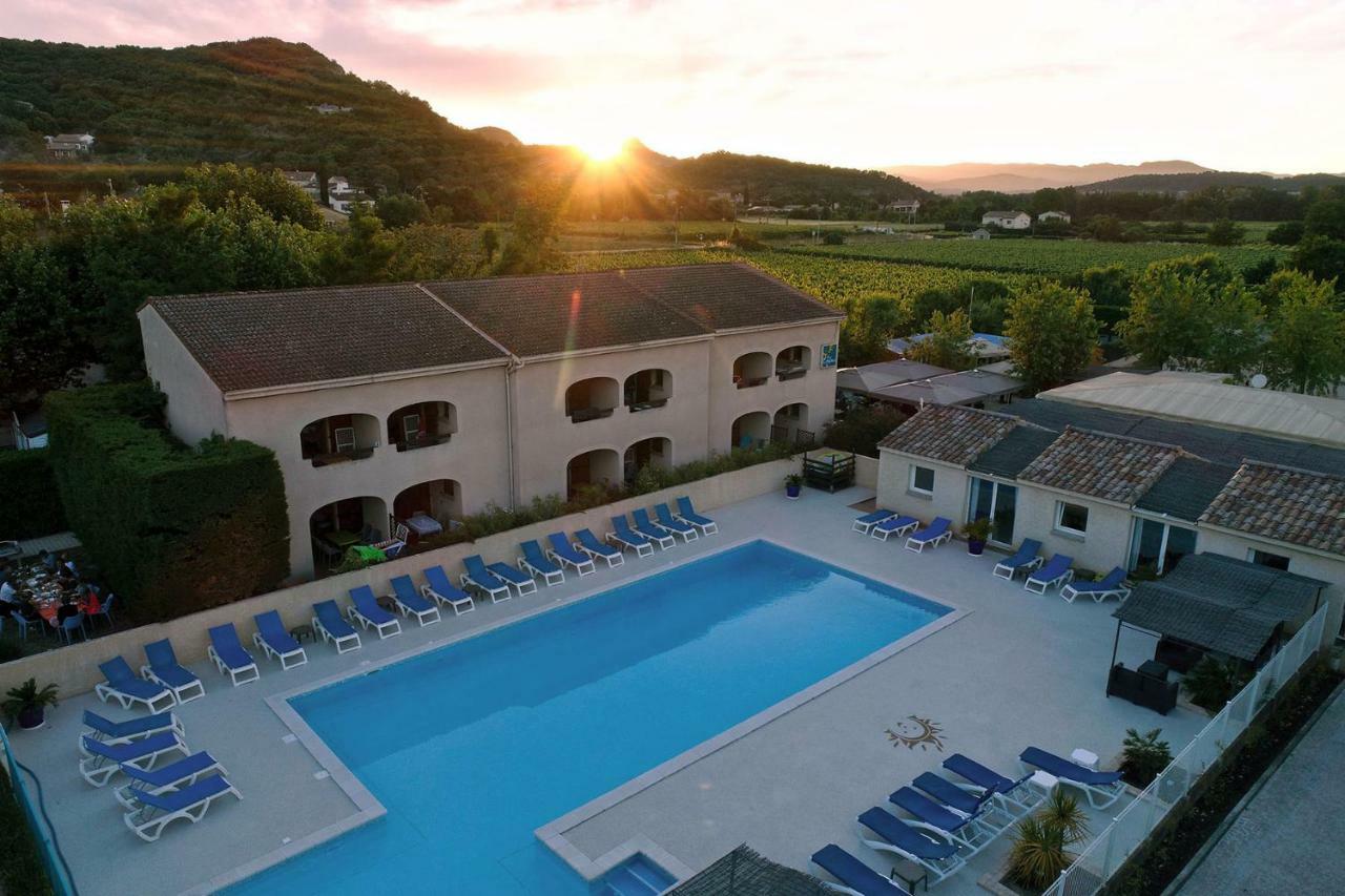 Hotel Les Cigalous Salavas Zewnętrze zdjęcie